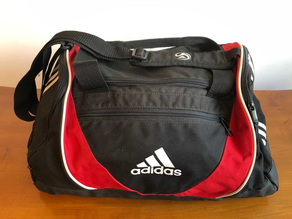 Lot 12 genti calatorii / sport / sala / fitness Adidas, Hummel, H2O, Gio Style stare buna si foarte buna