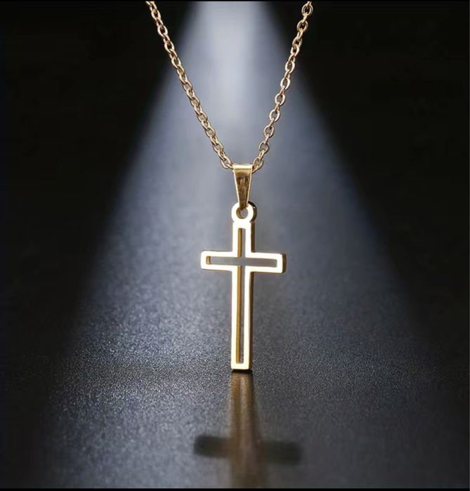 Елегантно кръстче от медицинска стомана, имитация на злато