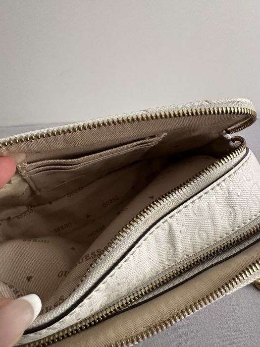 Оригинална чанта Guess