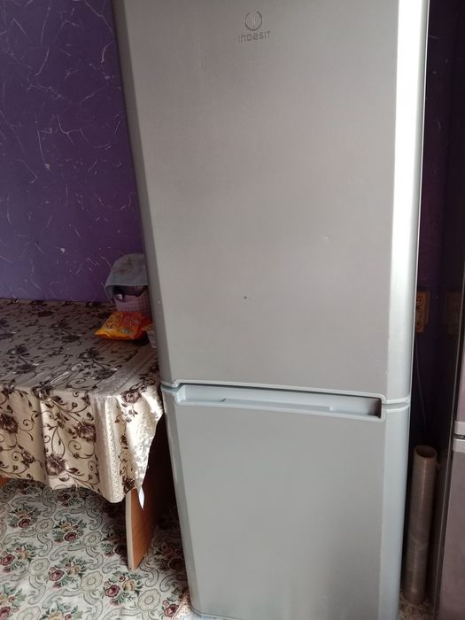 Холодильник сатылады