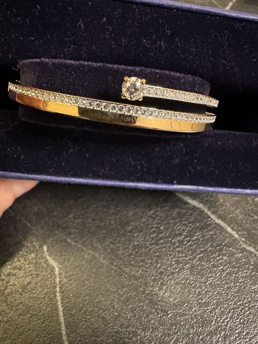 Продавам гривна Swarovski