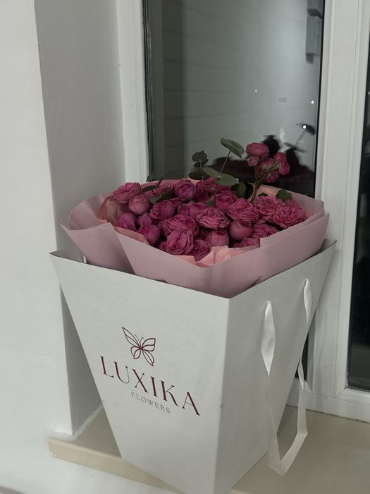 Букет свежий, коробкасымен бірге