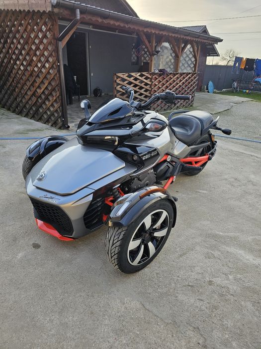 Can-am spyder F3