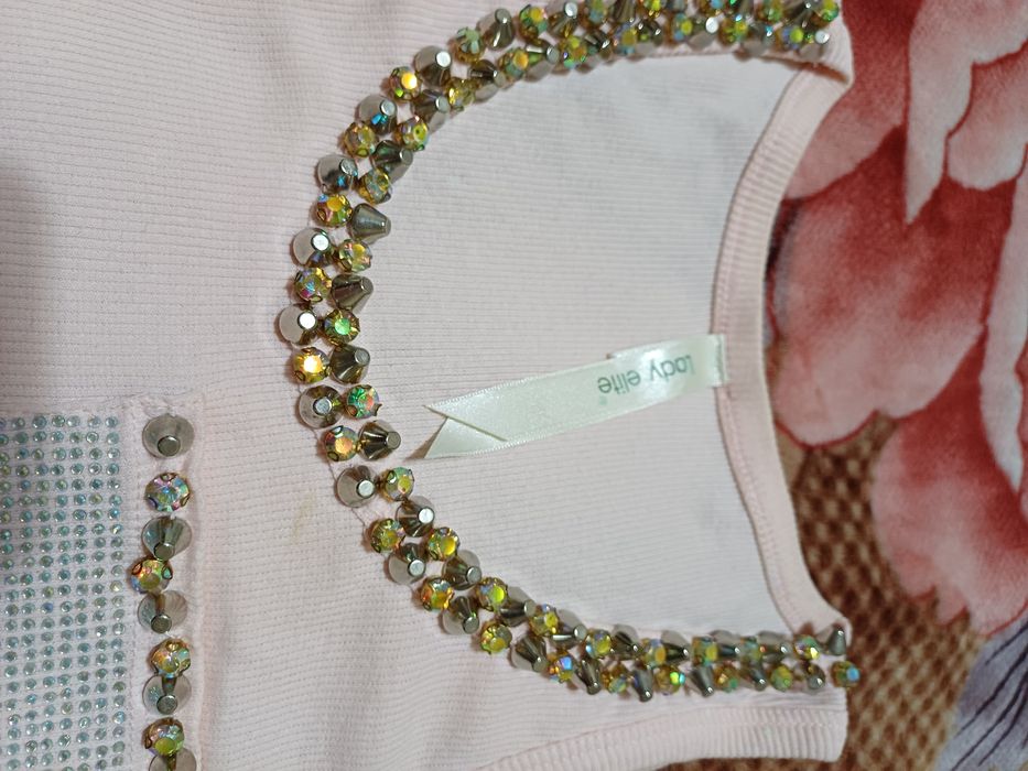 Майка со стразами