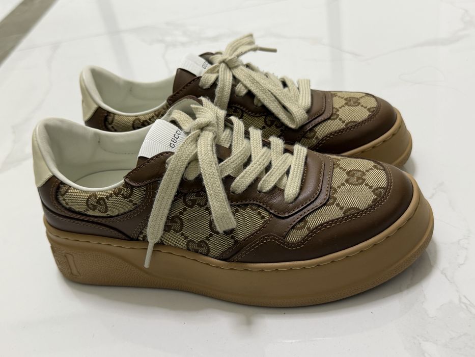 Продам кроссовки