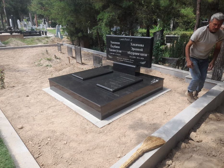 Памятники из черного гранита габбро