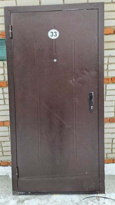 Продам входную дверь