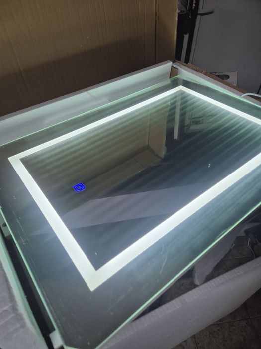 Голям Размер Огледало с интелигентно LED осветление и шкаф с 2рафта