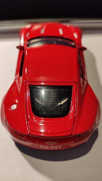 Aston Martin macheta metalica auto, noua