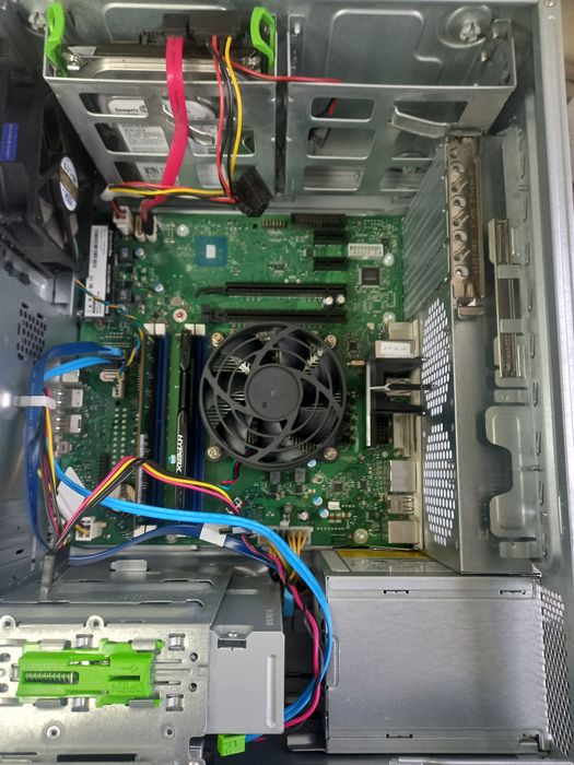 Мощен компютър Fujitsu Intel® Core™ i5-7500 8gb DDR4 Ssd