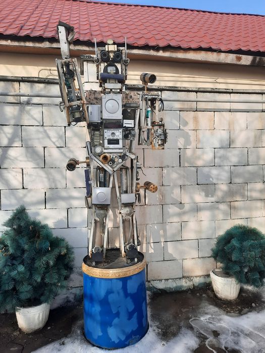 Скульптура Робот