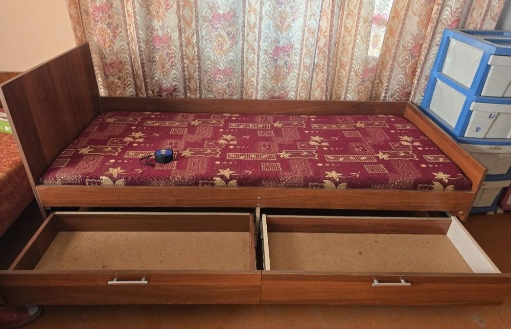 Кровать односпальная