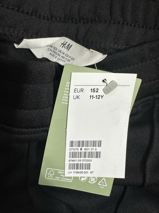 Vand 3 perechi pantaloni