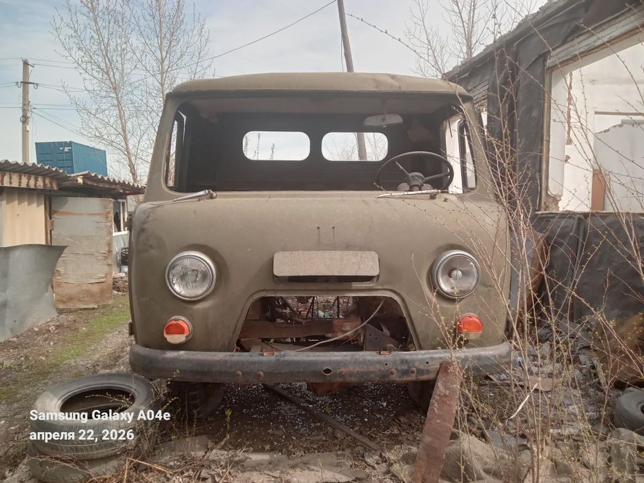 Продам  уаз по запчасти