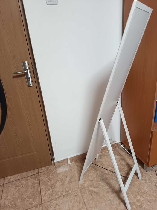 Oglinda cu suport, culoare alb