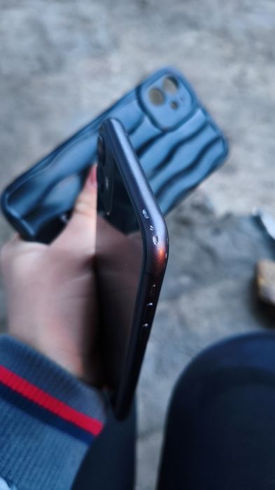 Iphone 11 64 продется все работает