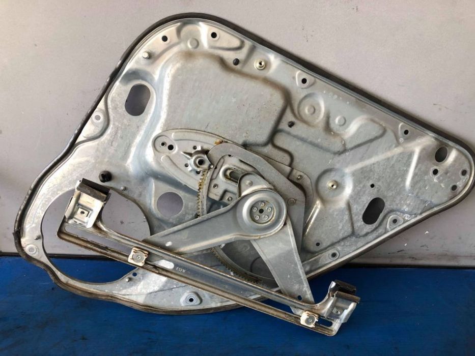 macara manuala stanga spate  ford focus 2