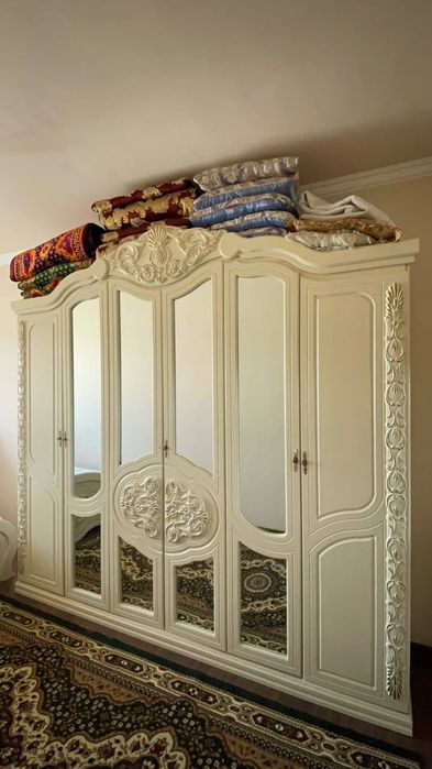 Спальный гарнитур