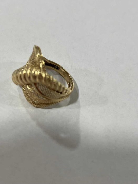 Златен пръстен 3.7гр.