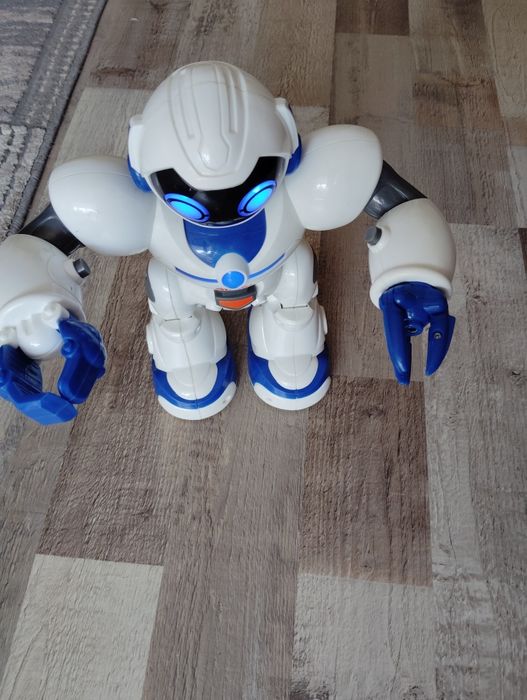 Robot de jucărie.