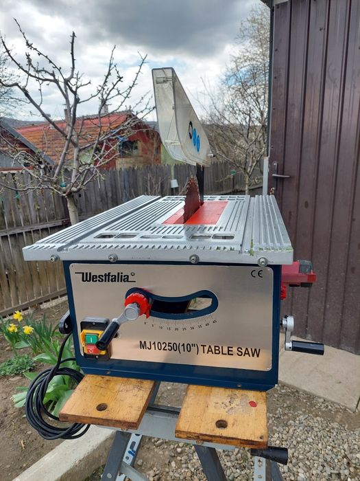 Banzic vertical METABO și circular pentru lemn de banc .