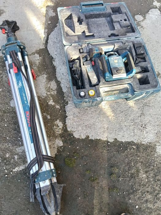 Nivela rotativa T300 (laser) cu trepied