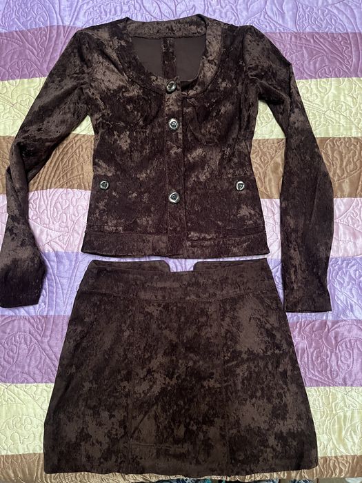 Продам два костюма двойка