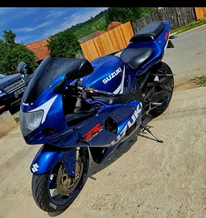 Motocicletă Suzuki 750