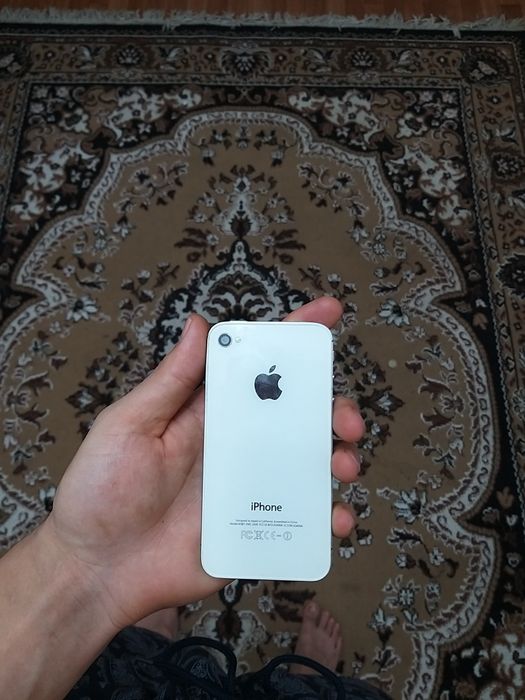 iPhone 4s 16гб в белом цвете