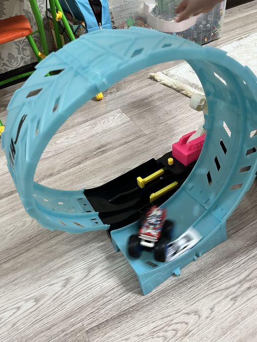 Констиуктор Hot wheels