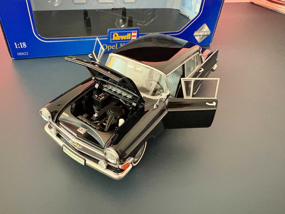 macheta Opel Kapitan 1:18 Revell