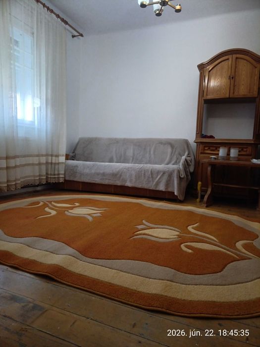 Casa cu doua camere de închiriat în Borș