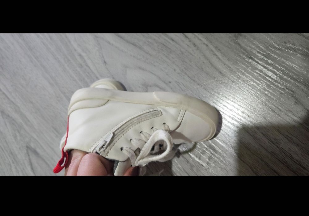Кроссовки для девочки zara 25 р