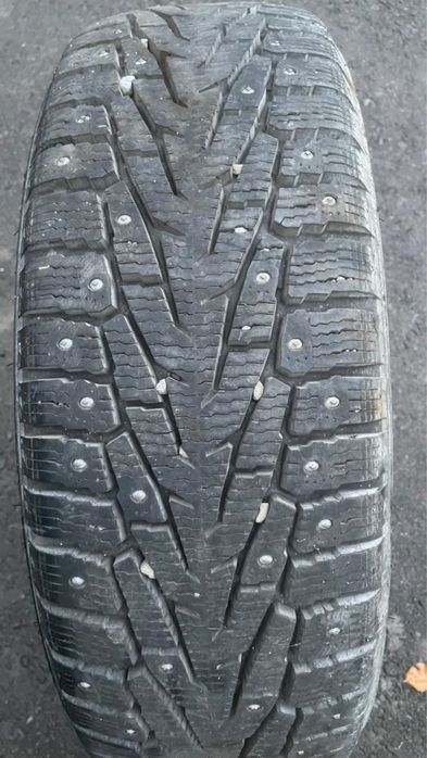 Продам шины 225/65/17 Nokian