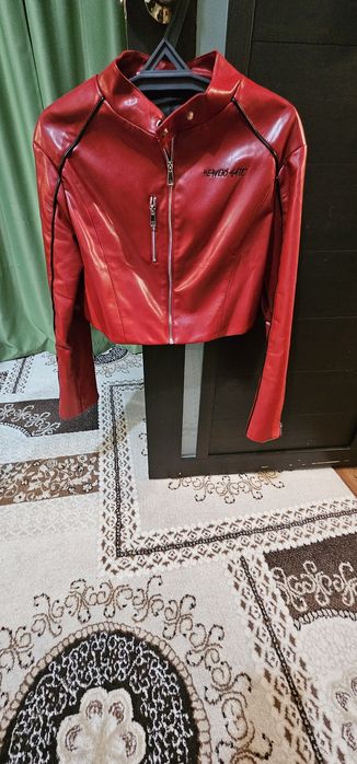 Продам 2 осенние куртки