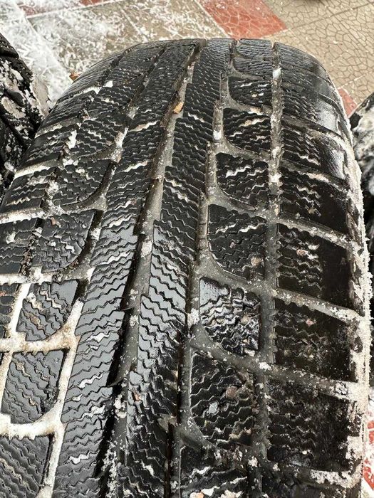 Зимняя резина б/у 225/65 R17
