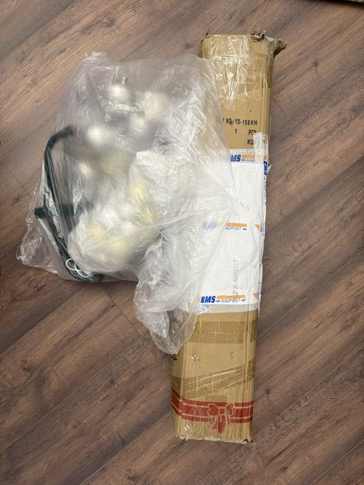 Продаётся искусственная новогодняя ёлка и игрушки