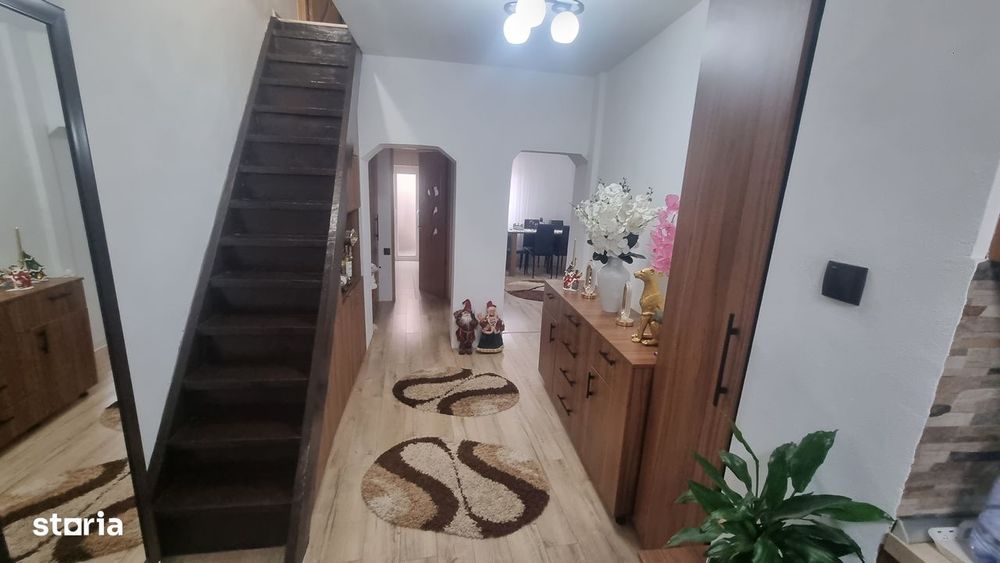 Apartament la casă zonă liniștită