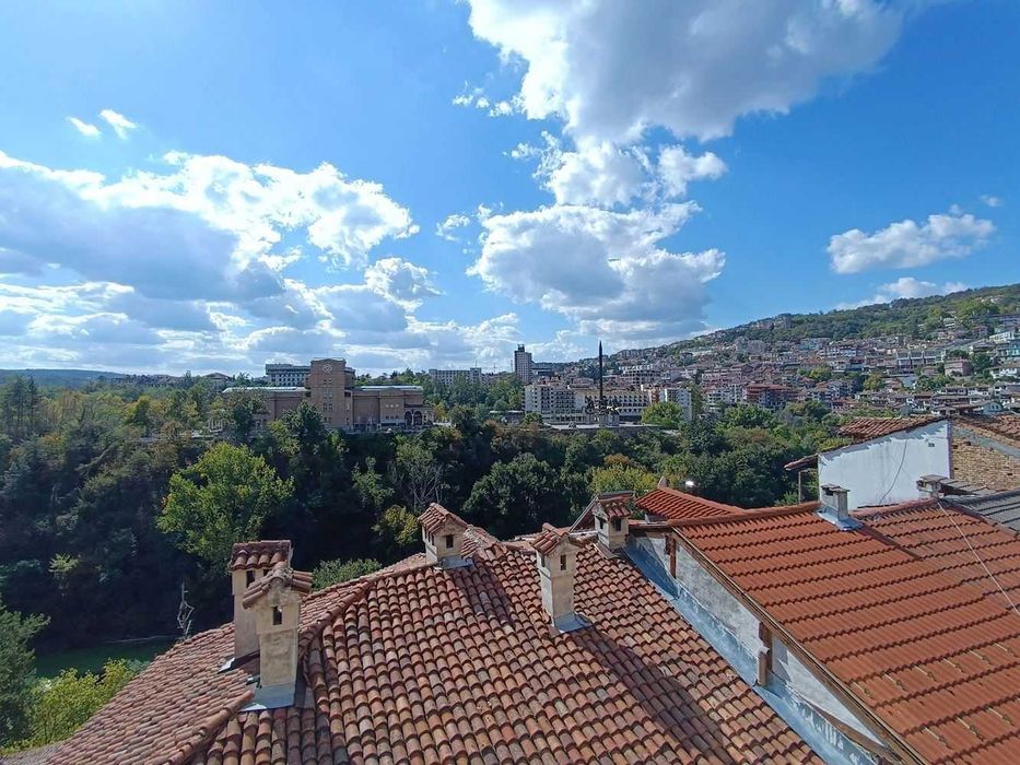 Луксозен етаж от къща в старата част на Велико Търново