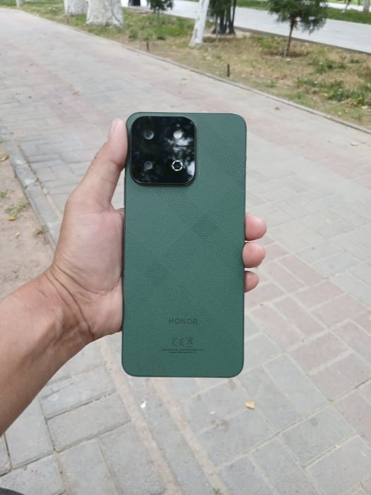 Продаётся телефон