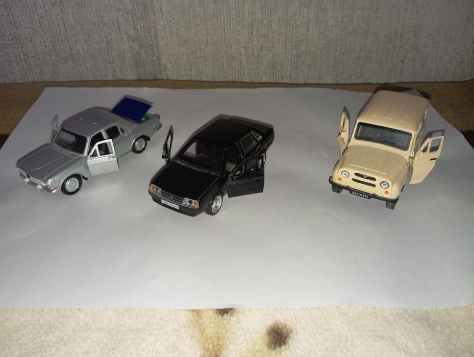 Продам машинки металлические