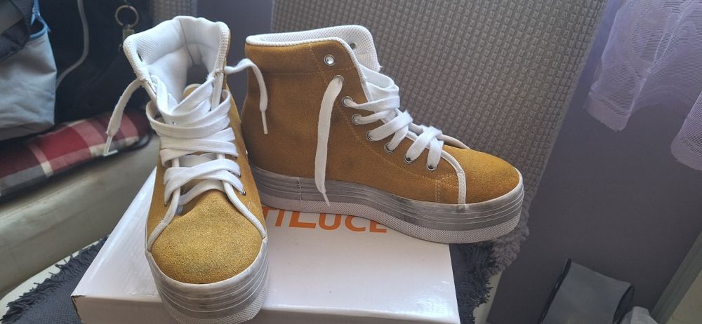 Обувка на платформа, н. 39