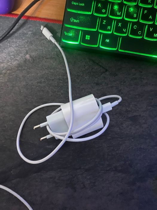 Зарядное устройство iPhone
