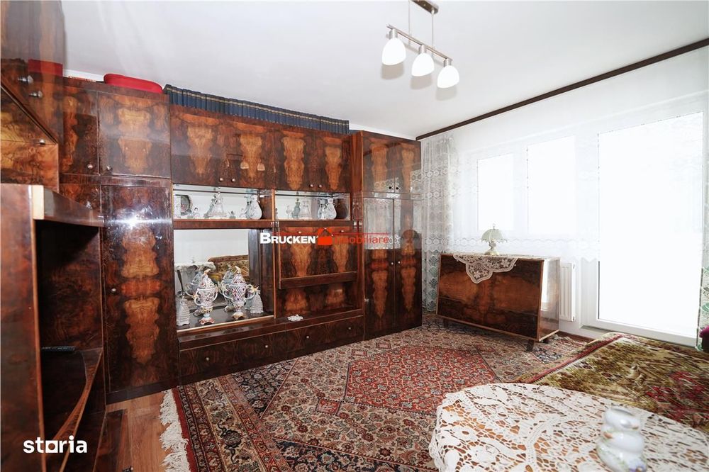 3 camere | 2 bai | 3 balcoane | etaj 48 | Rogerius