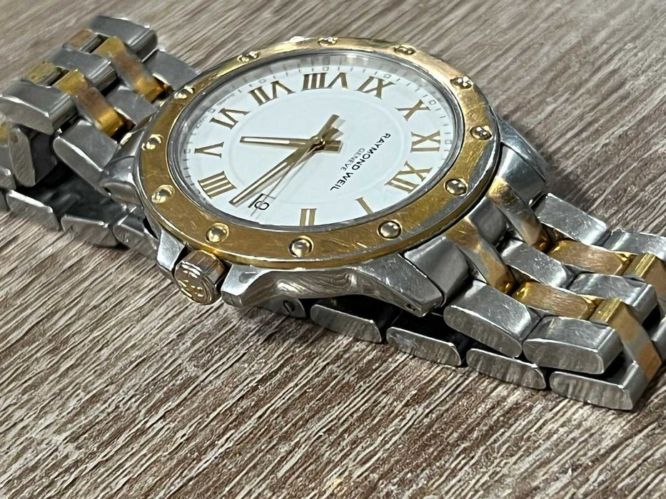 Часовник Raymond Weil Tango