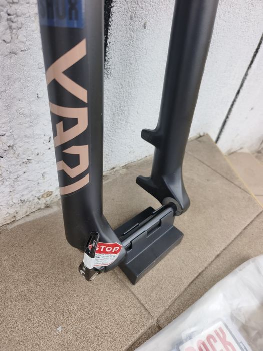 Вилка RockShox Yari RC Debon Air 29'' 160мм 15x110mm Boost