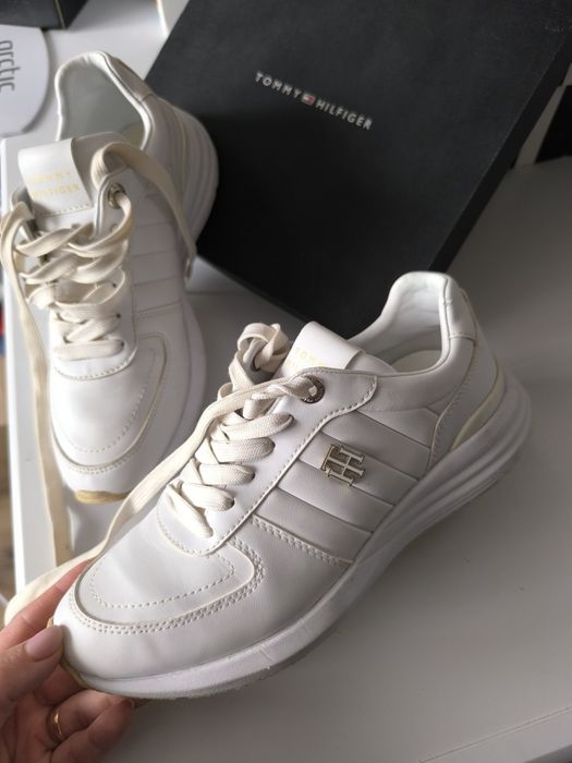 Adidasi Tommy Hilfiger 37