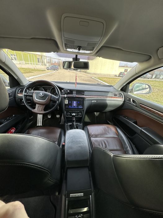 Vand Skoda Superb 2 an 2011 motor 1.6 tdi 136 cai 267000km reali