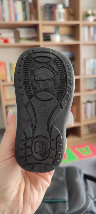 Бебешки обувки Mania, номер 19, чисто нови