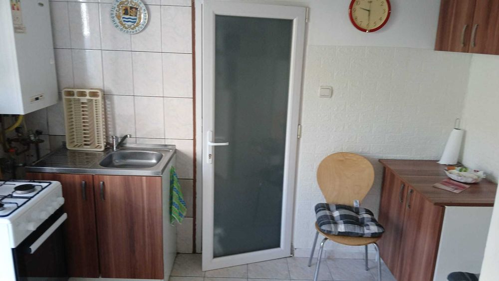 Inchiriez casa zona Brașovechi / Centrul Nou